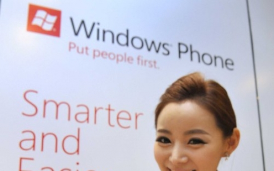 KT introduces Microsoft’s Mango phone in Korea