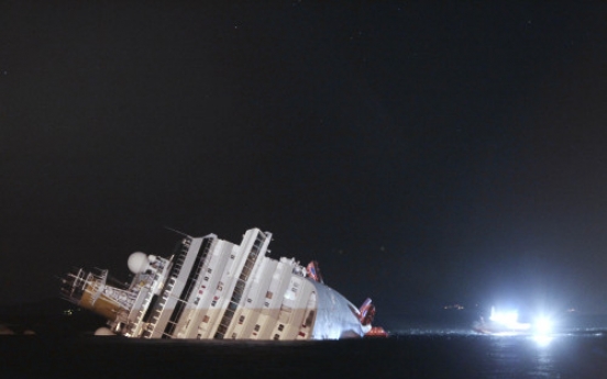 Night of chaos, fear after cruise ship ran aground