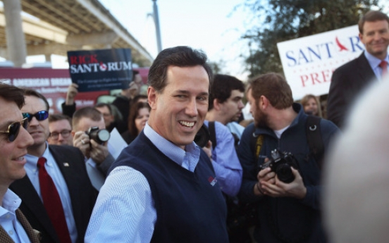 Santorum edges Romney in final Iowa count