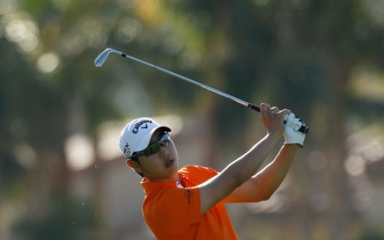 Toms, Villegas share Humana lead