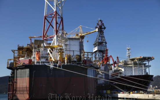 Offshore plants, LNG ships may save Korean shipbuilders in 2012