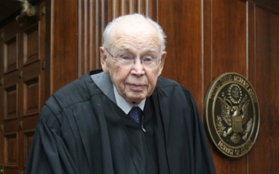 Oldest U.S. federal judge dies at 104