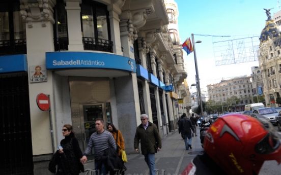 Spain’s ministers clash on budget amid recession