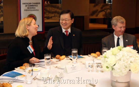 Hong vows support for small exporters to U.S.