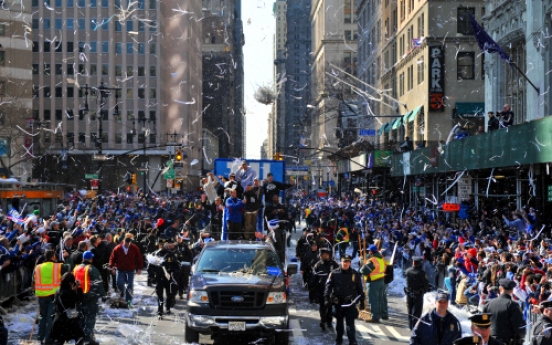 Super Bowl champs paint N.Y. blue