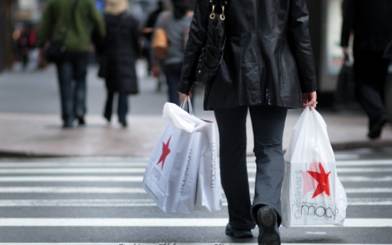 U.S. retail sales gain points to modest growth