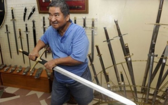 Philippine swordsmith has Hollywood touch