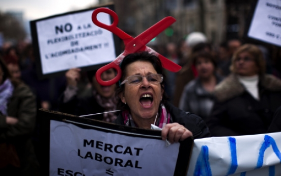 Thousands protest Spain’s new labor reforms