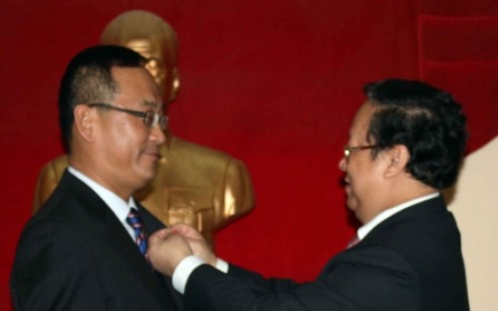 Yonhap reporter awarded medal by Vietnamese government