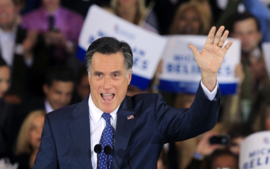 Romney wins primary races in Michigan, Arizona