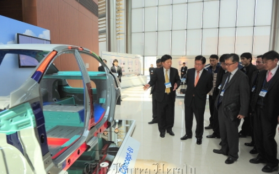 POSCO develops car body frame