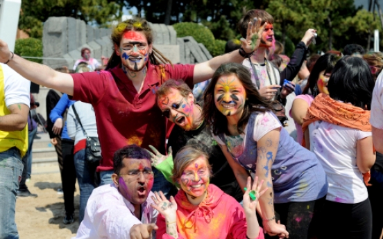 Indians in Korea celebrates Holi