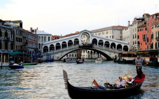 Study says Venice, Italy, still sinking