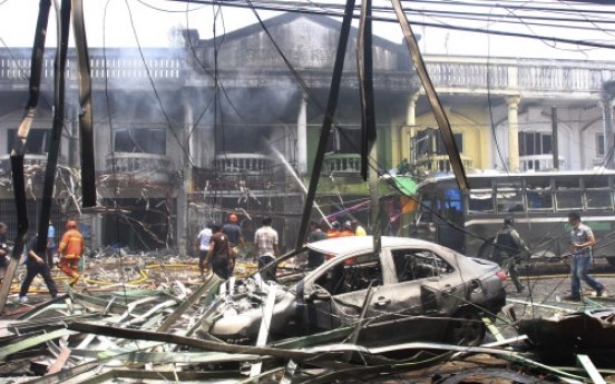 Bombs in Thailand kill 14, wound 341