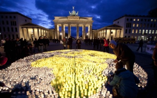 World landmarks dimmed for Earth Hour