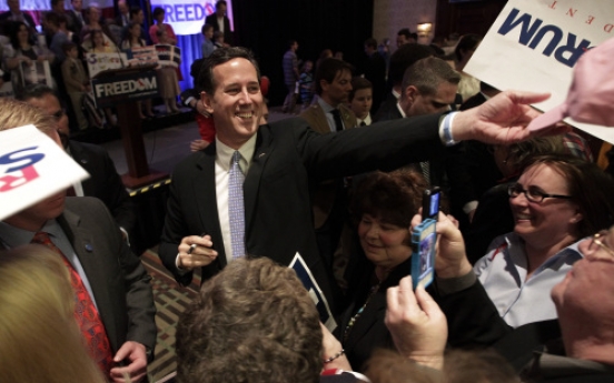 Cracks emerge in Santorum’s evangelical support