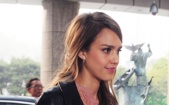 Jessica Alba in Seoul, not just for pleasure?