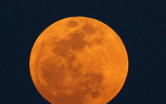 Super bright moon dazzles night skies