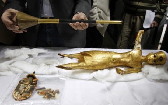 In Egypt turmoil, thieves hunt pharaonic treasures