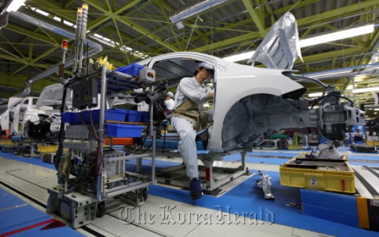 Japanese machinery orders fall 2.8 percent