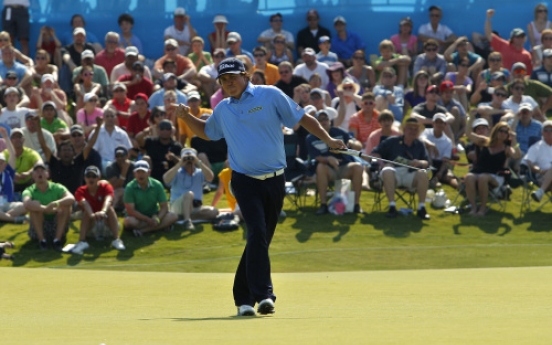 Dufner’s clutch putt on 18 wins Nelson