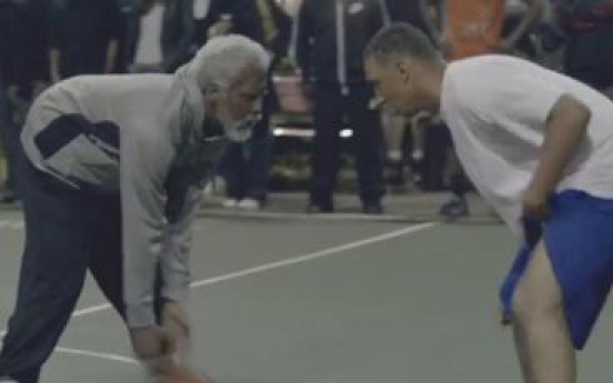 Hilarious YouTube video shows ‘Gramp’ schooling street-ballers