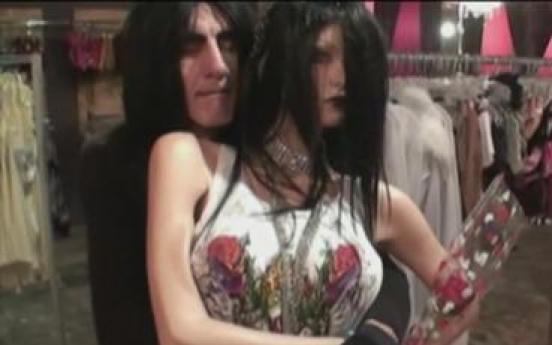 U.S. man marries mannequin