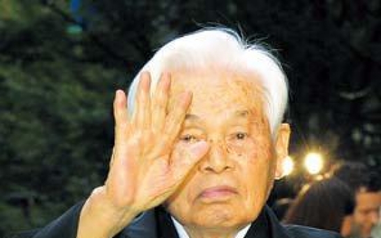 Japan film director Shindo dead