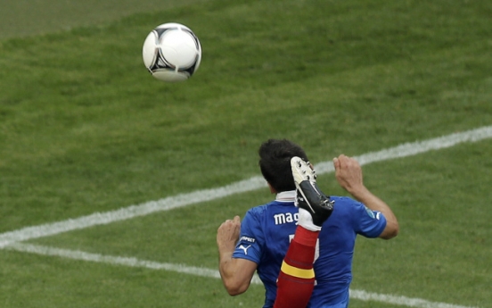 Torres fizzles as Spain held 1-1 by Italy