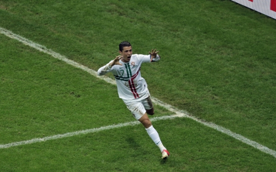 Ronaldo puts Portugal into Euro 2012 semifinals