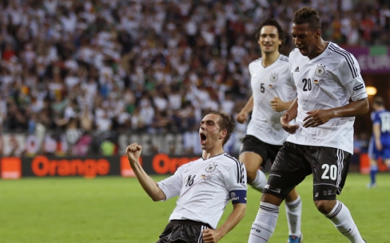 Germany beats Greece 4-2 to reach semifinals