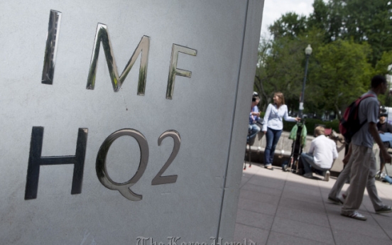 IMF cuts U.S. 2012 growth forecast to 2%