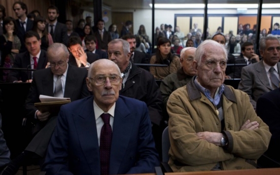 2 ex-Argentine dictators convicted in baby thefts