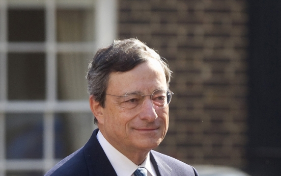 Draghi stands behind saving euro