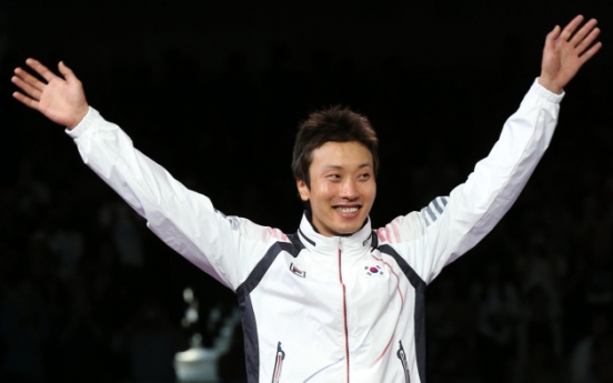 Choi Byung-chul wins fencing bronze in men's foil