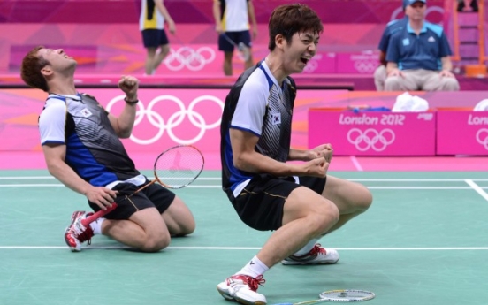 [Photo] Badminton doubles