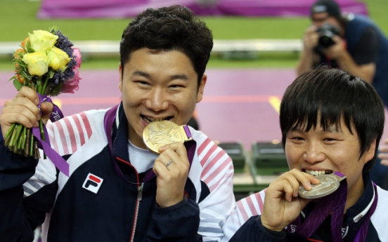 S. Koreans win gold, silver in men's 50-meter pistol shooting