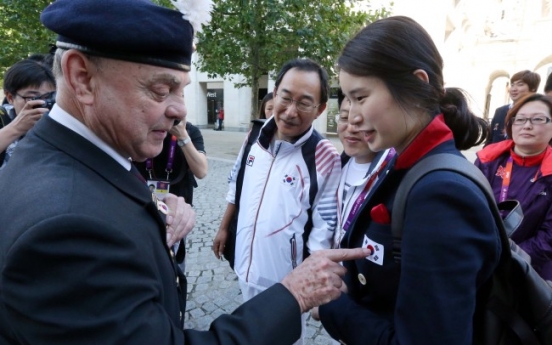 Olympians pay tribute to veterans of Korean War