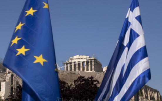 Greece aims to raise $3.8b in T-bills