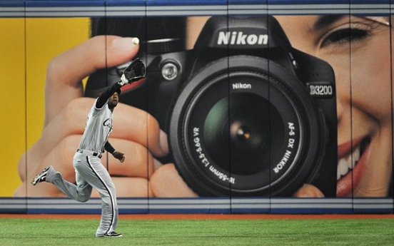 White Sox hold off Blue Jays