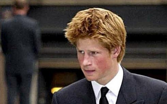 Nude Prince Harry photos embarrass U.K. royals