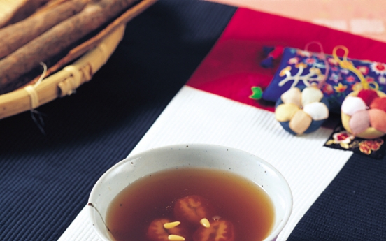 Sujeonggwa, (cinnamon punch with dried persimmons)