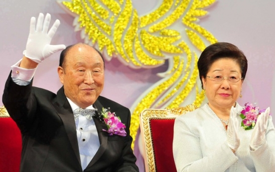 Unification Church founder dies at 92