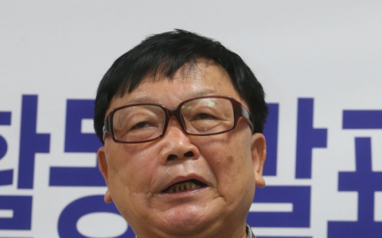 Former defector presses N.K. to let him see children