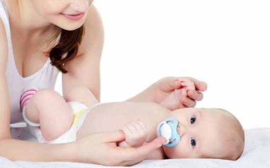 Pacifiers may stunt boys emotionally