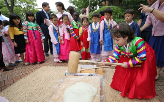 Temples, folk plays and speed dating: Spending Chuseok in the city