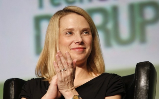 Yahoo! CEO Mayer delivers first baby