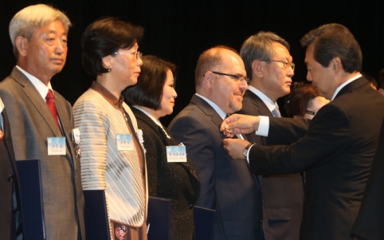 Foreign scholars awarded medals for Hangeul promotion overseas