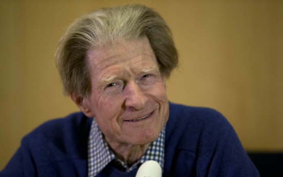 Nobel laureate John Gurdon visits Korea