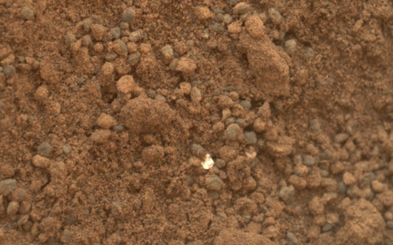 Mars rover gets a taste of Martian soil